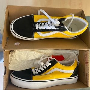 New in box Vans sneakers women’s size 10.5   Men’s size 9